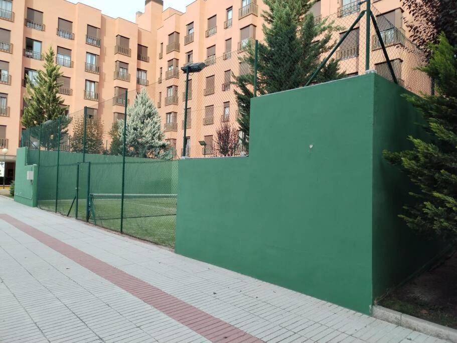 Apartamento Wanda Ifema Aeropuerto Madrid Jc Exterior foto